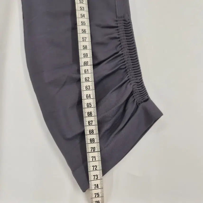 [BUNJANG] Lululemon Gray Crop Leggings (Size 4) / 룰루레몬 그레이 크롭 레깅스 4사이즈