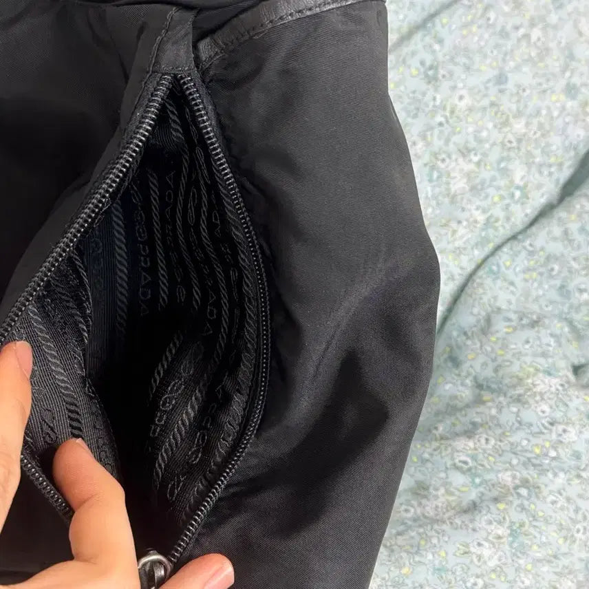 [BUNJANG] Prada Tessuto Crossbody Bag / (주우재)프라다 포코노 나일론 사피아노 메신저백 정품 감정