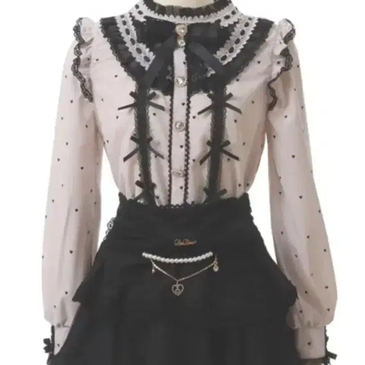 [BUNJANG] Liz Lisa Heart Blouse / 리즈리사 하트 블라우스  일브스나걸리양지뢰양산형지뢰계시허니앙크루즈노에미