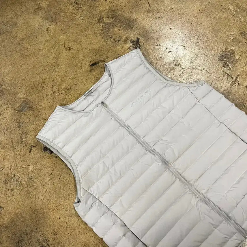 [BUNJANG] Discovery Lightweight Padded Vest Grey / [정품/100] 디스커버리 경량 패딩 조끼 그레이