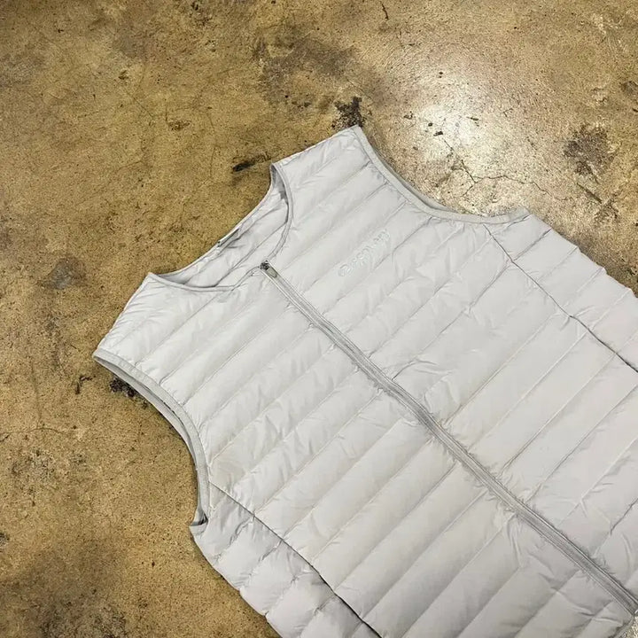 [BUNJANG] Discovery Lightweight Padded Vest Grey / [정품/100] 디스커버리 경량 패딩 조끼 그레이