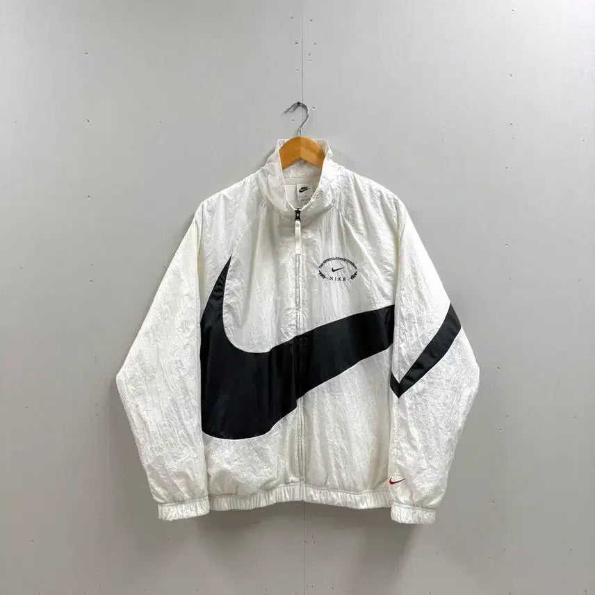 [BUNJANG] Nike Big Swoosh Woven Windbreaker Jacket (White/Black) / 남성 M~L / 나이키 빅스우시 우븐 바람막이 흰검