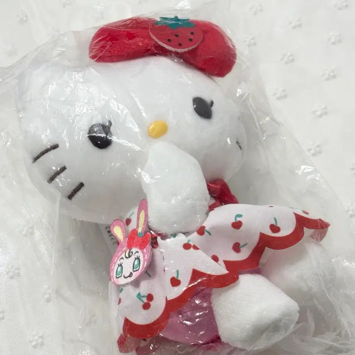 [BUNJANG] Sanrio Hello Kitty x Mezzo Piano Collaboration Plush Doll Keychain / 산리오 헬로키티X메조피아노 인형 키링