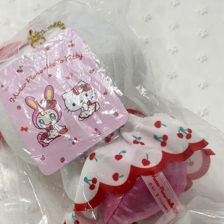 [BUNJANG] Sanrio Hello Kitty x Mezzo Piano Collaboration Plush Doll Keychain / 산리오 헬로키티X메조피아노 인형 키링