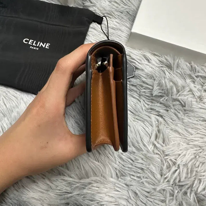[BUNJANG] Celine Triomphe Compact Wallet (Cream) / (새상품급) 셀린느 트리옹프 컴팩트 지갑 (크림)