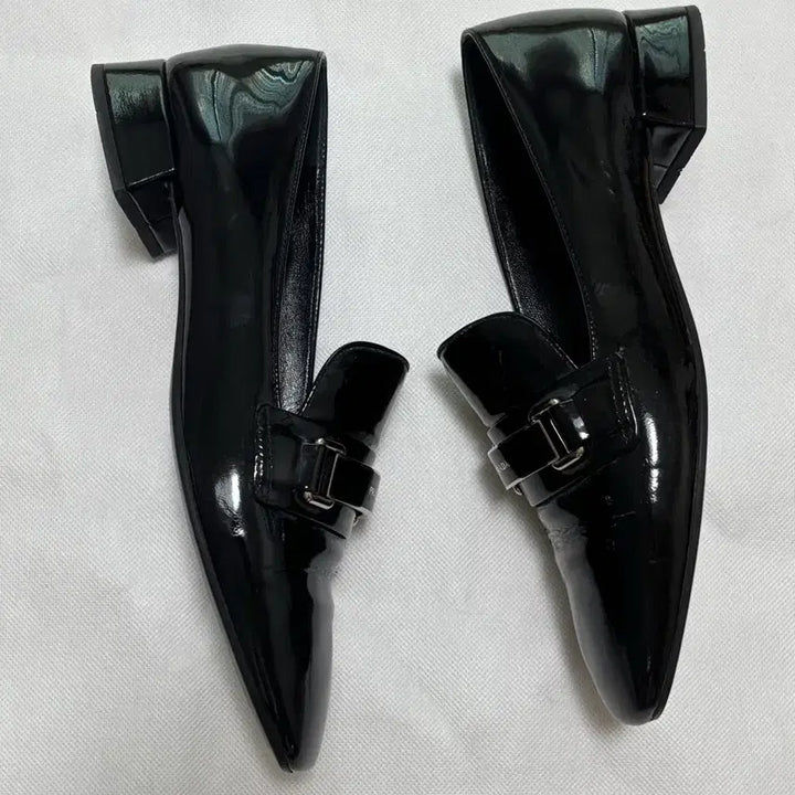 [SOLD OUT] 프라다 블랙 페이던트 로퍼 [230-5]