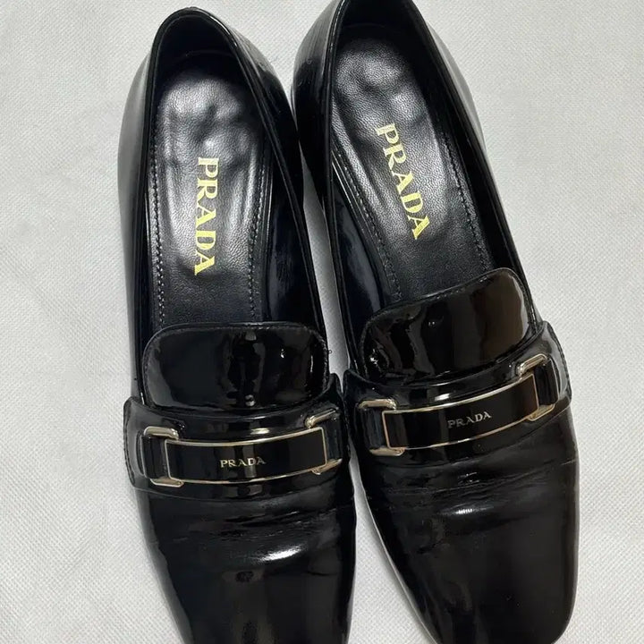[SOLD OUT] 프라다 블랙 페이던트 로퍼 [230-5]