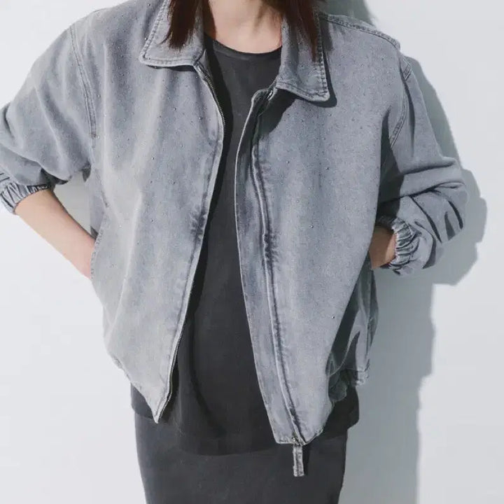 [SOLD OUT] 새상품)한섬 LATT 드로우스트링 스터드 데님 집업 자켓