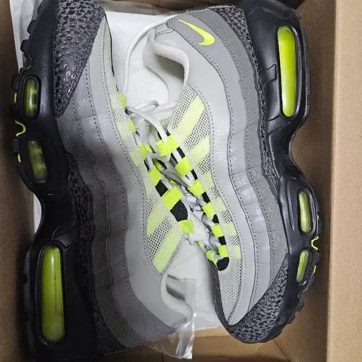[BUNJANG] Nike Air Max 95 Neon Premium Safari Sneakers / 나이키 에어맥스95 형광 프리미엄사파리