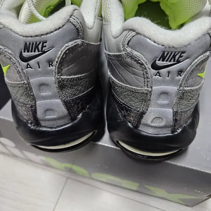 [BUNJANG] Nike Air Max 95 Neon Premium Safari Sneakers / 나이키 에어맥스95 형광 프리미엄사파리