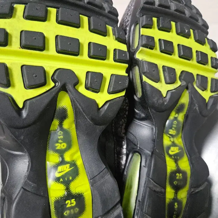[BUNJANG] Nike Air Max 95 Neon Premium Safari Sneakers / 나이키 에어맥스95 형광 프리미엄사파리