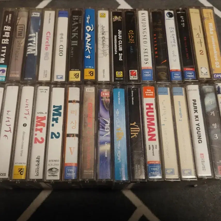 [BUNJANG] 32 x 90s Korean Music Cassette Tapes / 90년대 가요 카세트테이프 32개-1