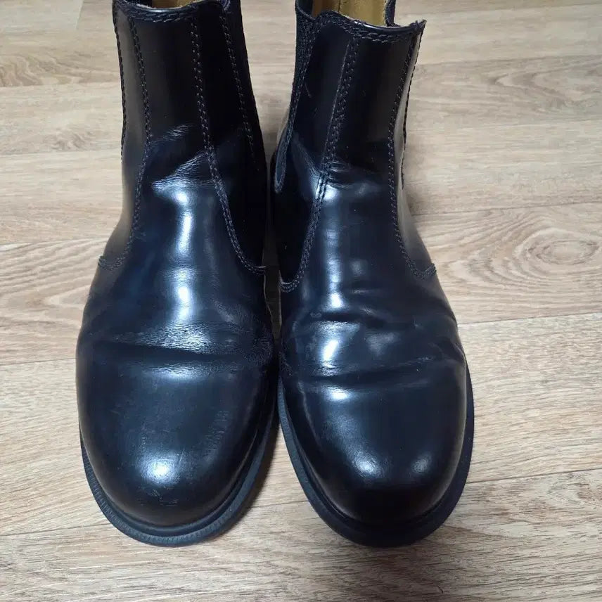 [BUNJANG] Dr. Martens Chelsea Boots (Size 42) / 닥터마틴 블랙 첼시 부츠 (42사이즈)