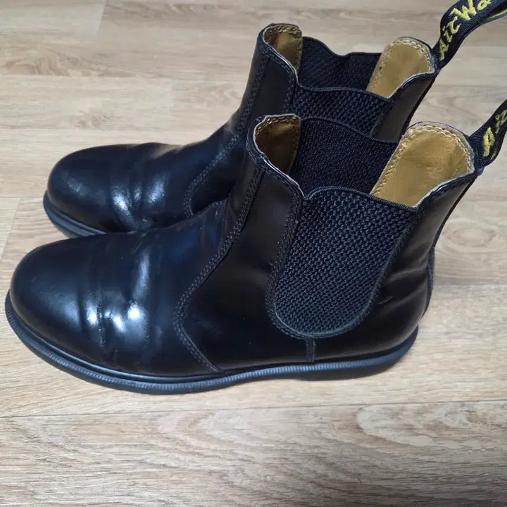 [BUNJANG] Dr. Martens Chelsea Boots (Size 42) / 닥터마틴 블랙 첼시 부츠 (42사이즈)