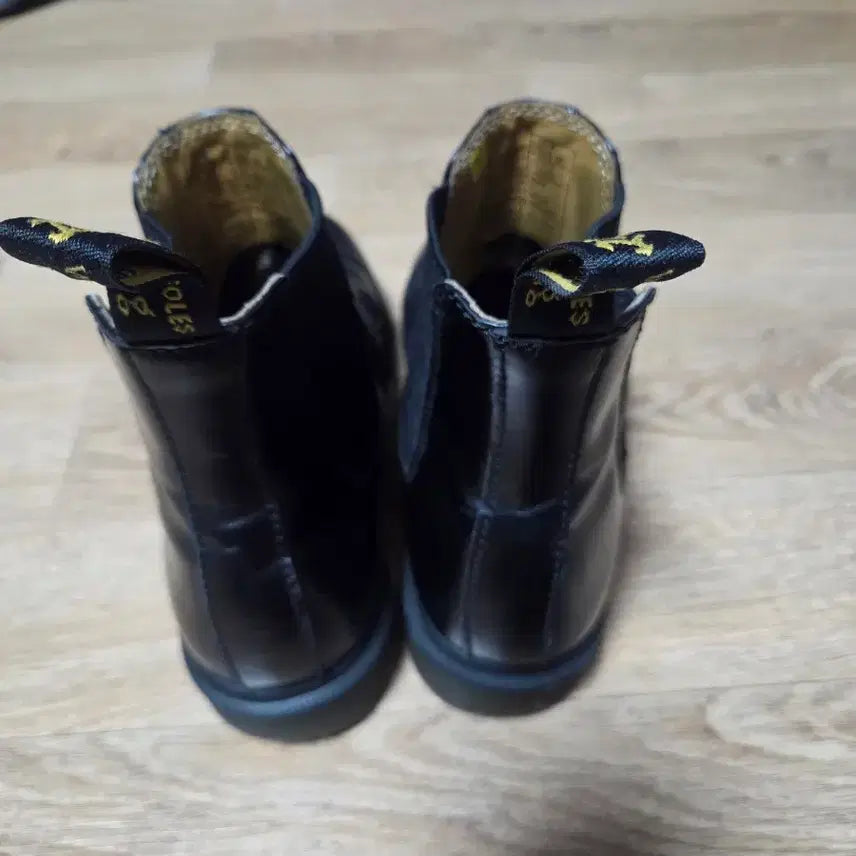 [BUNJANG] Dr. Martens Chelsea Boots (Size 42) / 닥터마틴 블랙 첼시 부츠 (42사이즈)