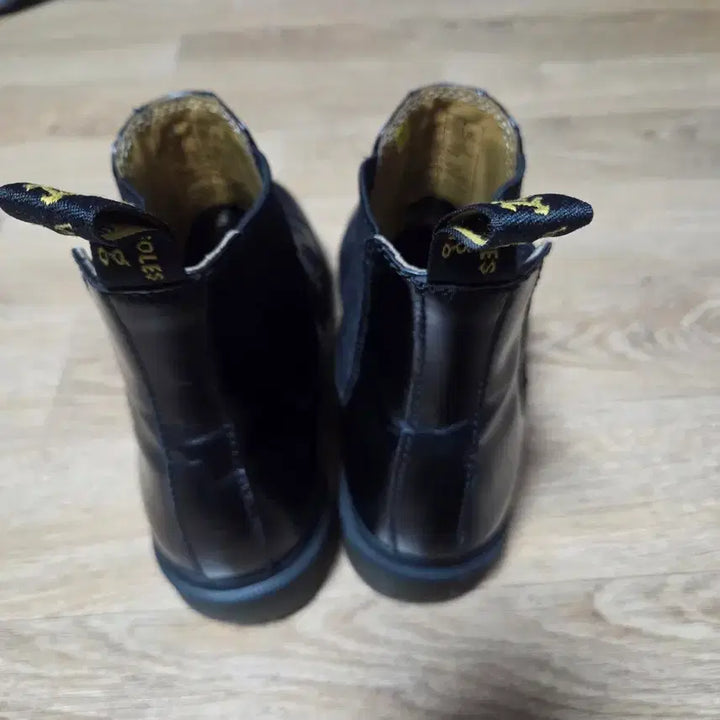 [BUNJANG] Dr. Martens Chelsea Boots (Size 42) / 닥터마틴 블랙 첼시 부츠 (42사이즈)