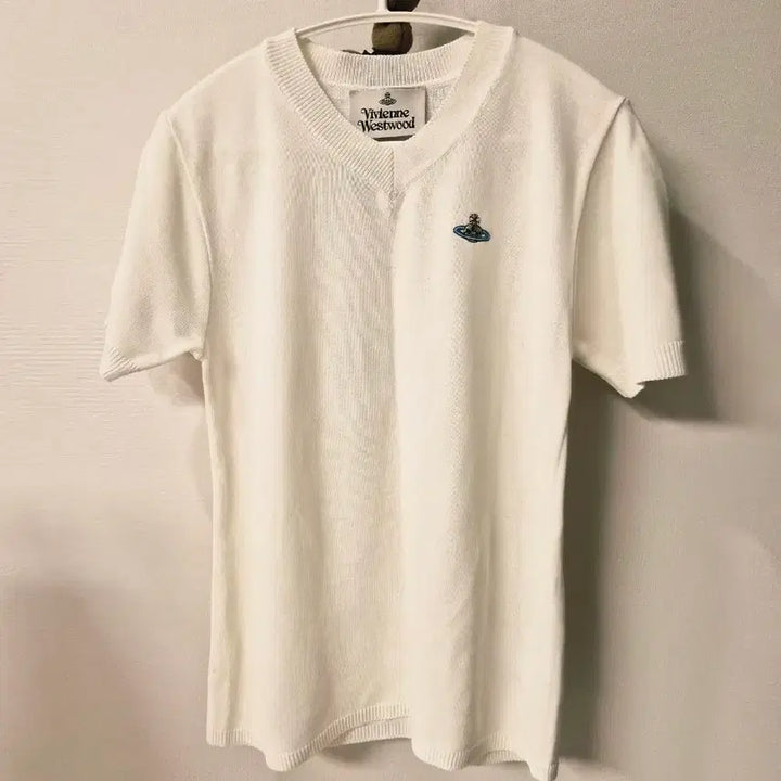 [BUNJANG] Vivienne Westwood ORB Logo V-Neck Knit Top / 비비안 웨스트우드 정품 ORB 로고 반팔 브이넥 니트