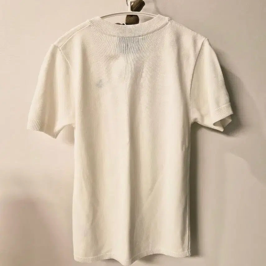 [BUNJANG] Vivienne Westwood ORB Logo V-Neck Knit Top / 비비안 웨스트우드 정품 ORB 로고 반팔 브이넥 니트