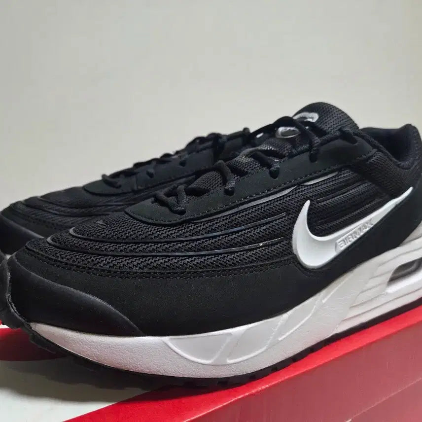 [BUNJANG] Nike Air Max Verse White/Black 275 Sneakers / 나이키에어맥스 벌스 흰검 275 정품 신품 FV 1032 003