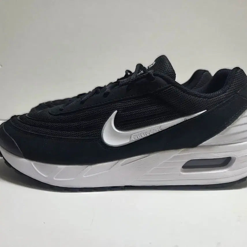 [BUNJANG] Nike Air Max Verse White/Black 275 Sneakers / 나이키에어맥스 벌스 흰검 275 정품 신품 FV 1032 003