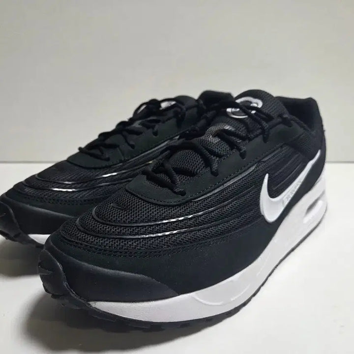 [BUNJANG] Nike Air Max Verse White/Black 275 Sneakers / 나이키에어맥스 벌스 흰검 275 정품 신품 FV 1032 003