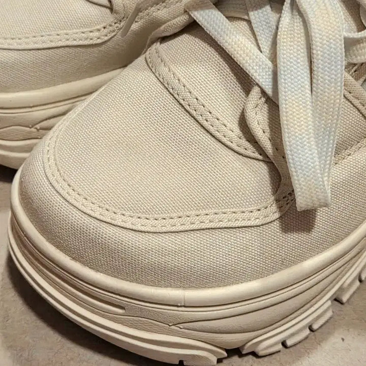 [BUNJANG] Ottie x Isle 3300 Canvas High Sneakers / 오찌x이슬로 포코리프렌즈 3300 캔버스하이 FLOTFA0W23 220