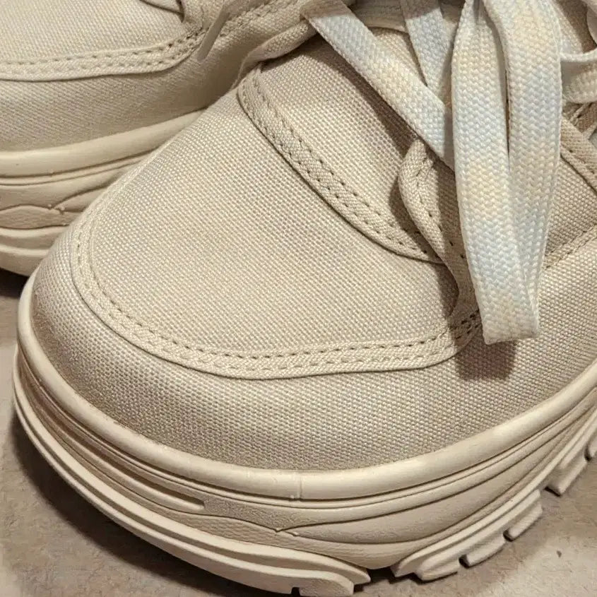 [BUNJANG] Ottie x Isle 3300 Canvas High Sneakers / 오찌x이슬로 포코리프렌즈 3300 캔버스하이 FLOTFA0W23 220