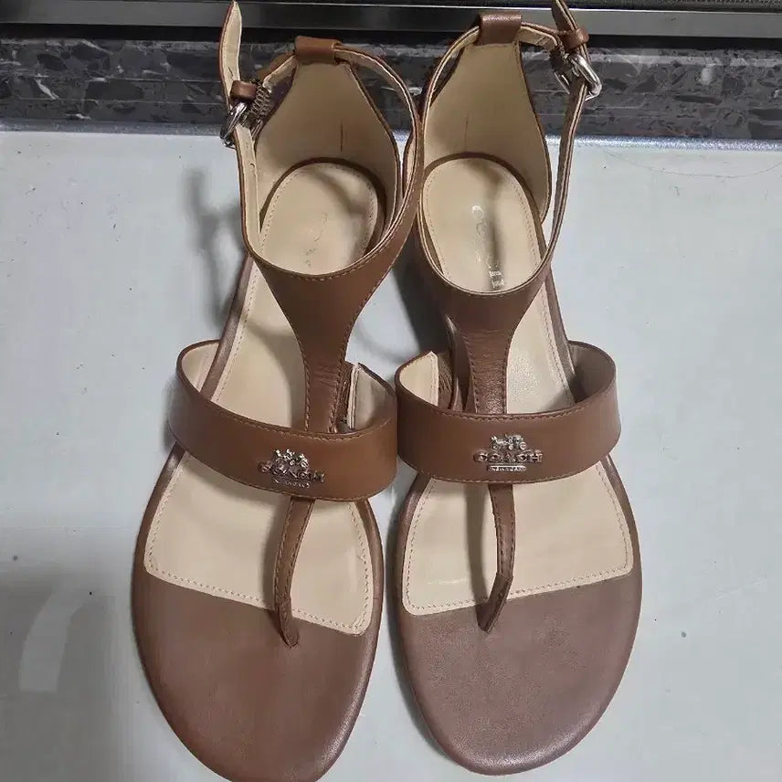 [BUNJANG] Coach Brown Slides Sandals Women&