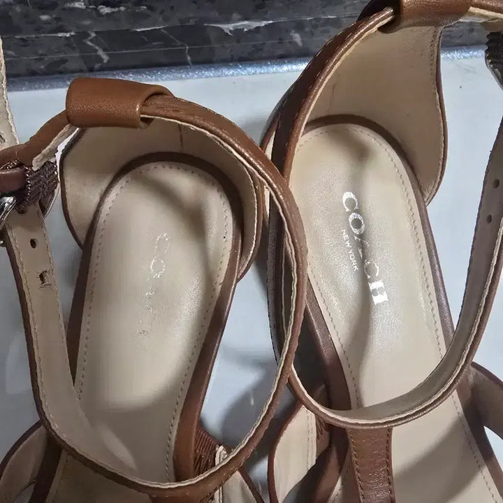 [BUNJANG] Coach Brown Slides Sandals Women&