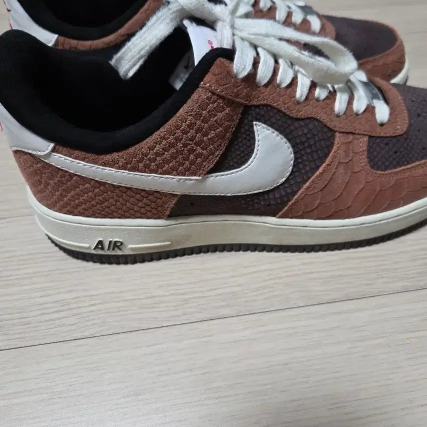 [BUNJANG] Nike Air Force 1 Red Bark Sneakers / 280 에어포스 레드바크