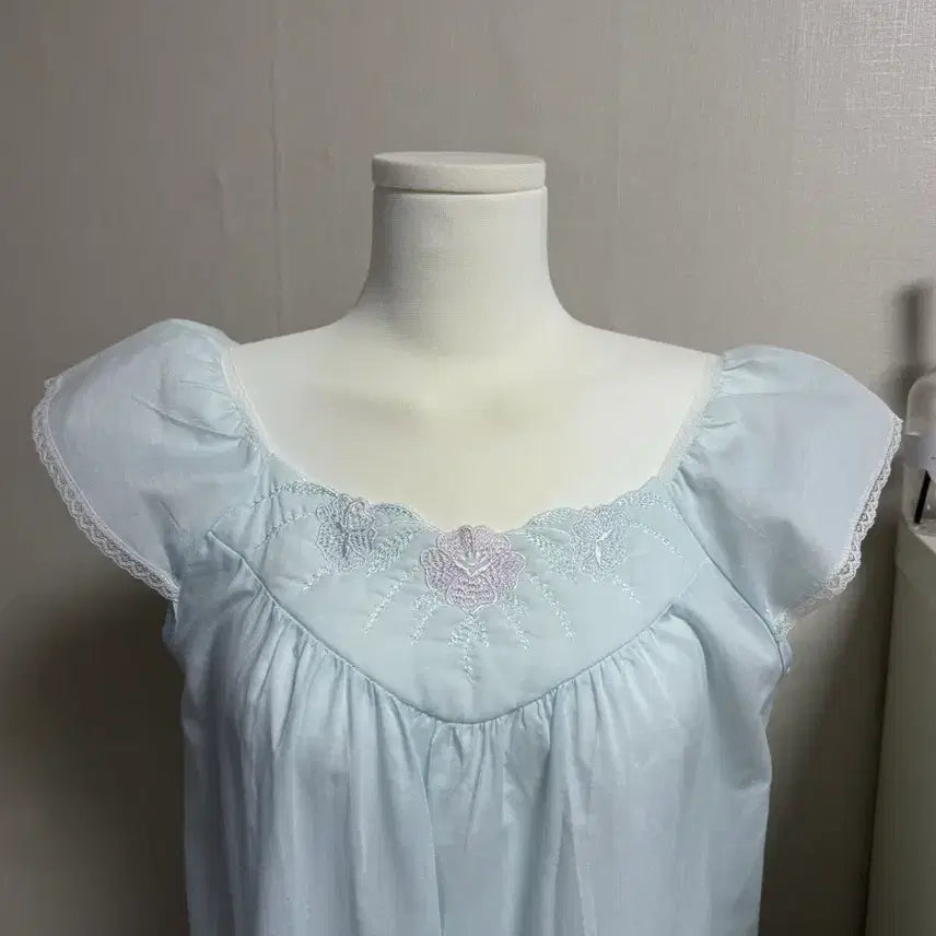 [SOLD OUT] 엔느빈티지 몬니 누빔 레이스 날개 파자마 원피스 프린세스깔