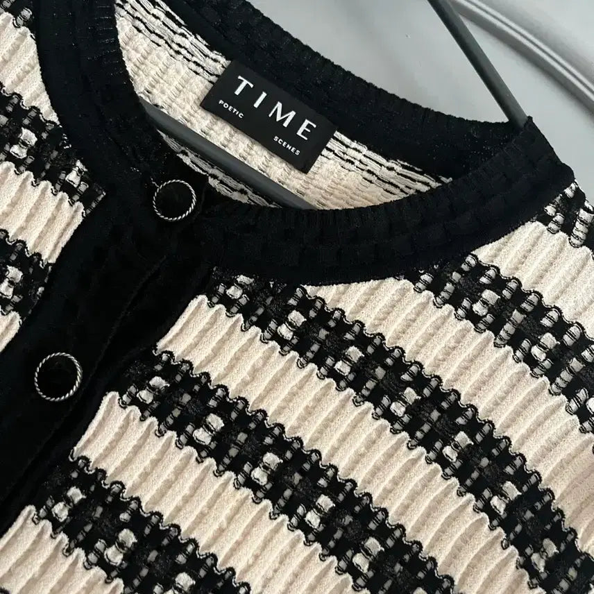 [SOLD OUT] 22ss 타임 니트 가디건 90사이즈