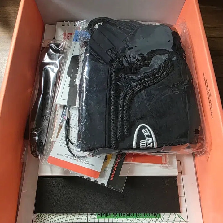 [SOLD OUT] 플레이브 2024 시즌그리팅