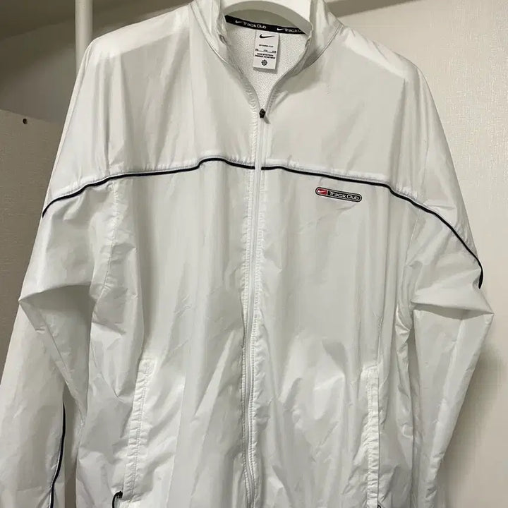 [SOLD OUT] 나이키 트랙 클럽 스톰핏 러닝 자켓 써밋 화이트 2XL