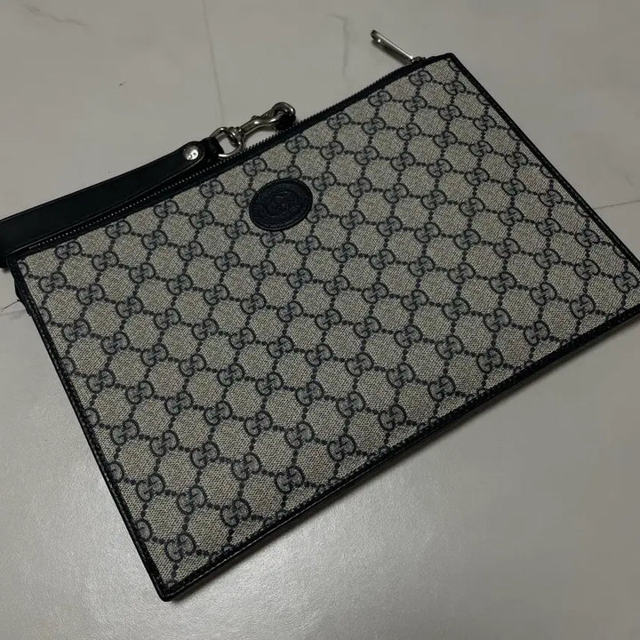 [BUNJANG] Gucci GG Interlocking Clutch Beige Blue / 구찌 GG 인터로킹 클러치 베이지 블루