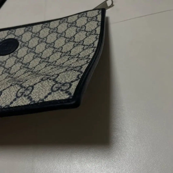 [BUNJANG] Gucci GG Interlocking Clutch Beige Blue / 구찌 GG 인터로킹 클러치 베이지 블루