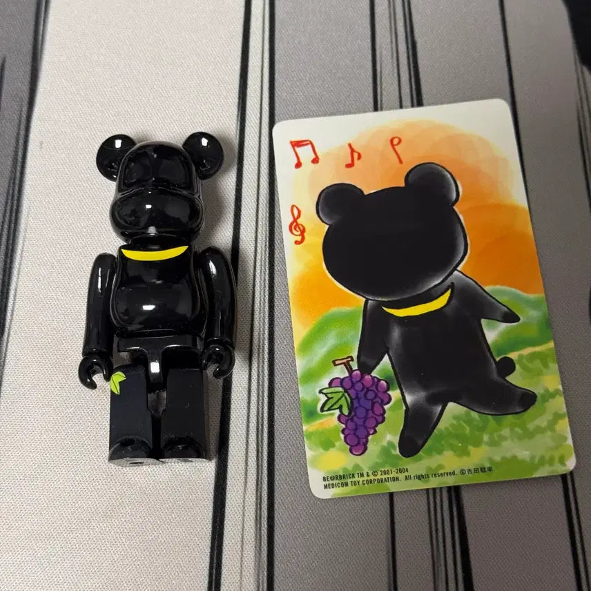 [BUNJANG] Bearbrick 100% Comic-q Moon Bear / 배어브릭 100% 코믹큐 반달곰