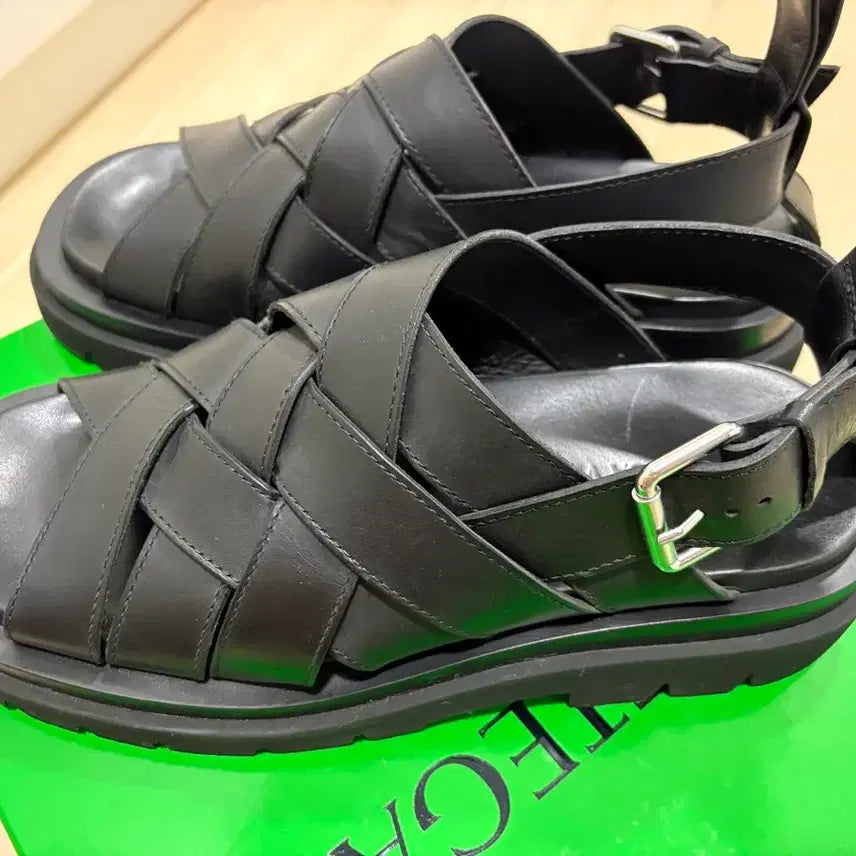 [BUNJANG] Bottega Veneta Lug Strap Leather Sandals Black Size 43 / 보테가베네타 러그 스트랩 가죽 샌들 블랙 43사이즈