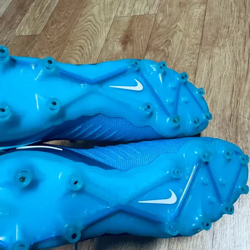 [BUNJANG] Nike Phantom GX2 Elite AG Soccer Cleats / 나이키 팬텀 gx2 엘리트 AG 255