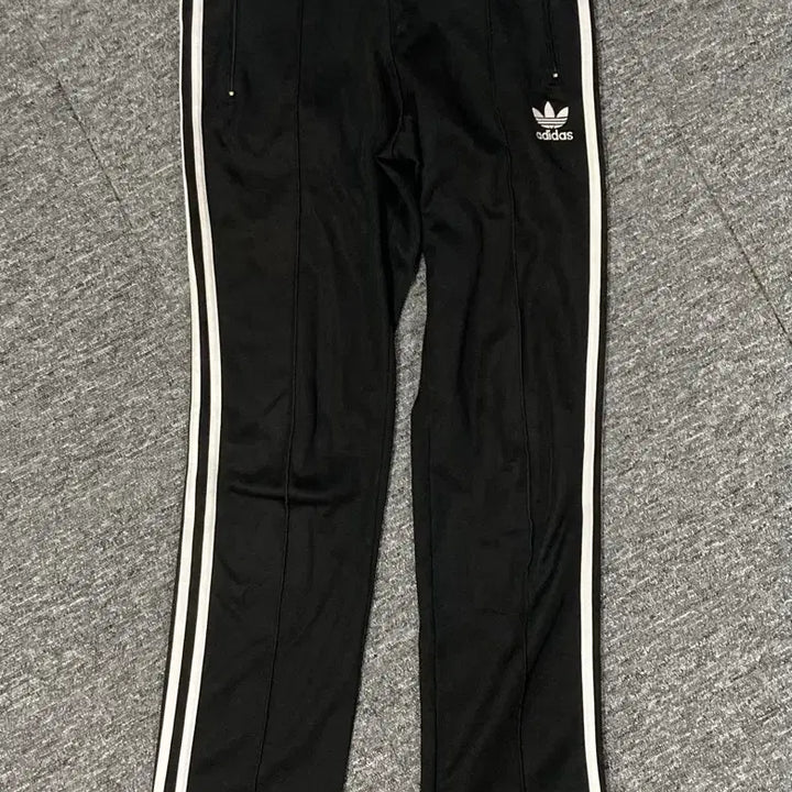 [BUNJANG] Adidas Three-Stripes Track Pants Black Size 95 / 아디다스 삼선 트랙 팬츠 블랙 95