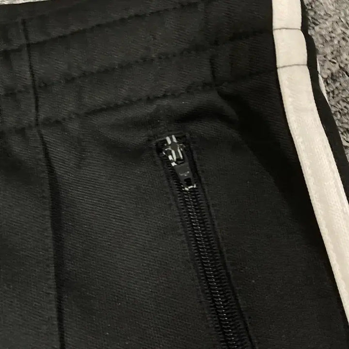 [BUNJANG] Adidas Three-Stripes Track Pants Black Size 95 / 아디다스 삼선 트랙 팬츠 블랙 95
