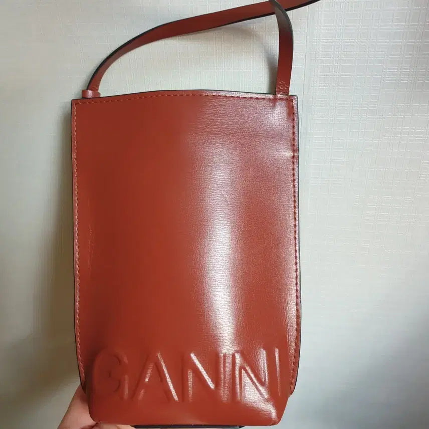 [BUNJANG] GANNI Brown Vegan Leather Mini Crossbody Bag / GANNI 가니 브라운 비건레더 미니 크로스백 숄더백 핸드폰백