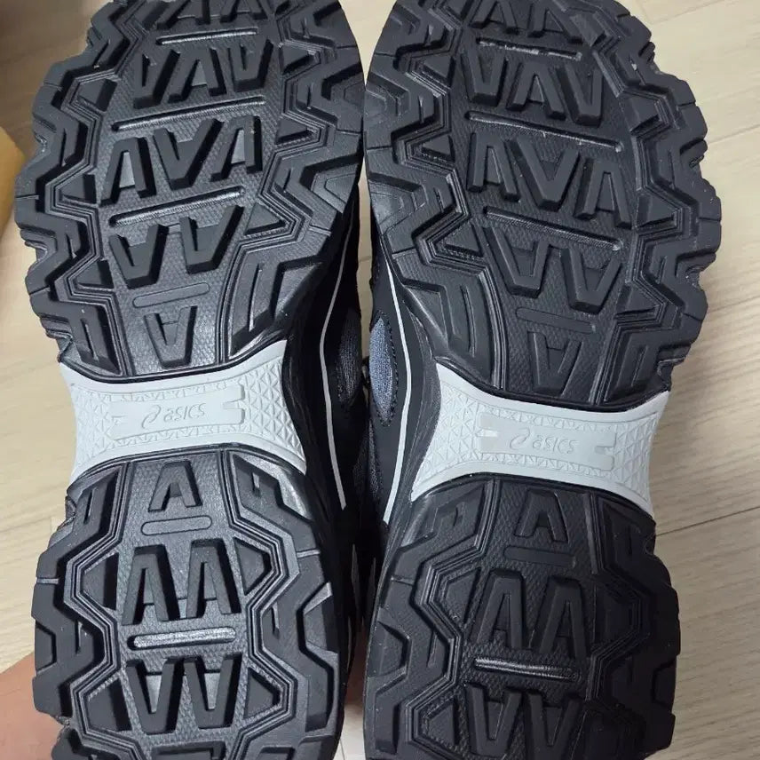 [BUNJANG] Asics Gel Venture 6 Carrier Gray Sneakers / 275 아식스 젤벤처6 캐리어 그레이