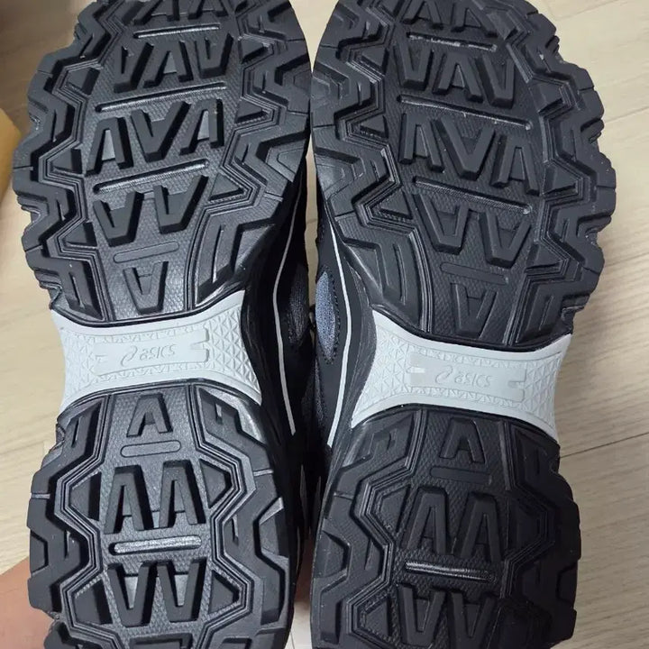 [BUNJANG] Asics Gel Venture 6 Carrier Gray Sneakers / 275 아식스 젤벤처6 캐리어 그레이