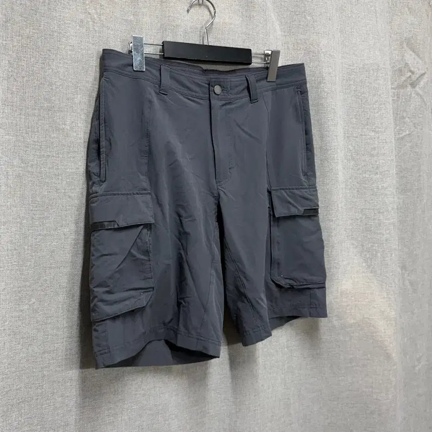 [BUNJANG] Columbia Titanium Functional Cargo Shorts / [32] 컬럼비아 타이타늄 기능성 카고 반바지