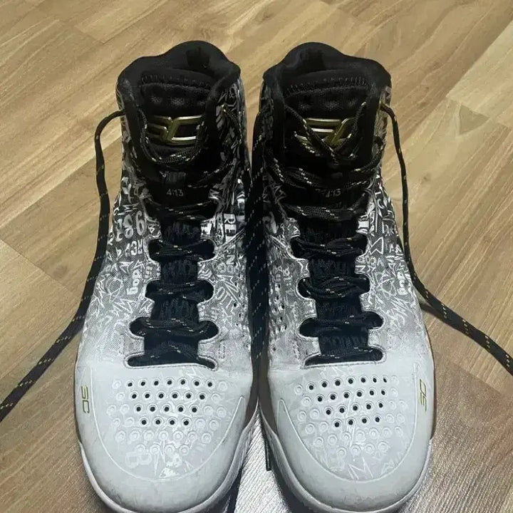 [BUNJANG] Under Armour Curry 1 Black White Sneakers / 언더아머 커리1 블랙화이트 270