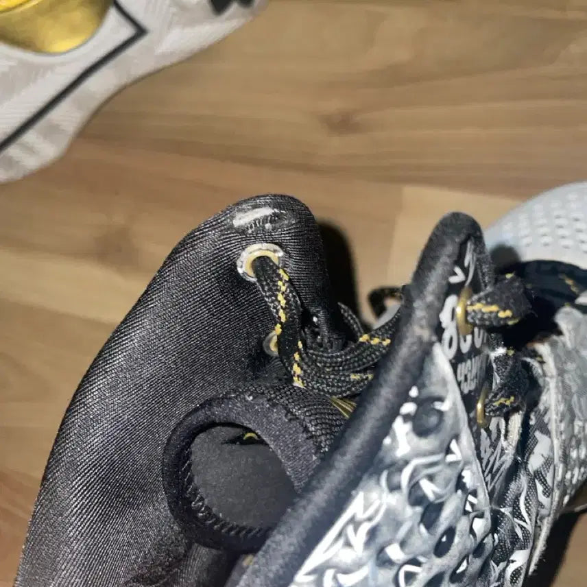 [BUNJANG] Under Armour Curry 1 Black White Sneakers / 언더아머 커리1 블랙화이트 270