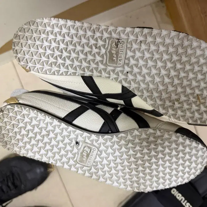 [BUNJANG] Onitsuka Tiger Mexico 66 Cream/Black Sneakers / 오니츠카타이거 멕시코66 크림/블랙 235사이즈