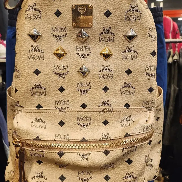 [SOLD OUT] MCM 비세토스 스터드 백팩