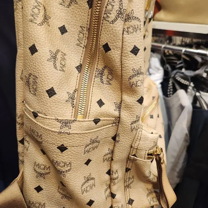 [SOLD OUT] MCM 비세토스 스터드 백팩